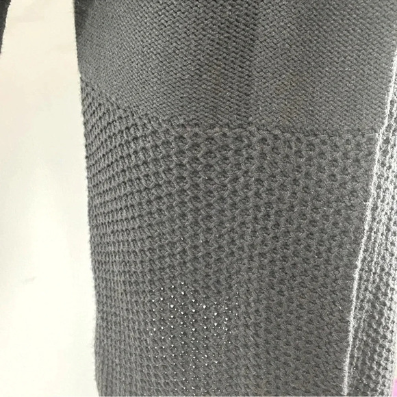 Ann Taylor | Black 3/4 Length Sleeve Merino Wool Cardigan Faux Fur Collar XS EUC - Picture 5 of 9